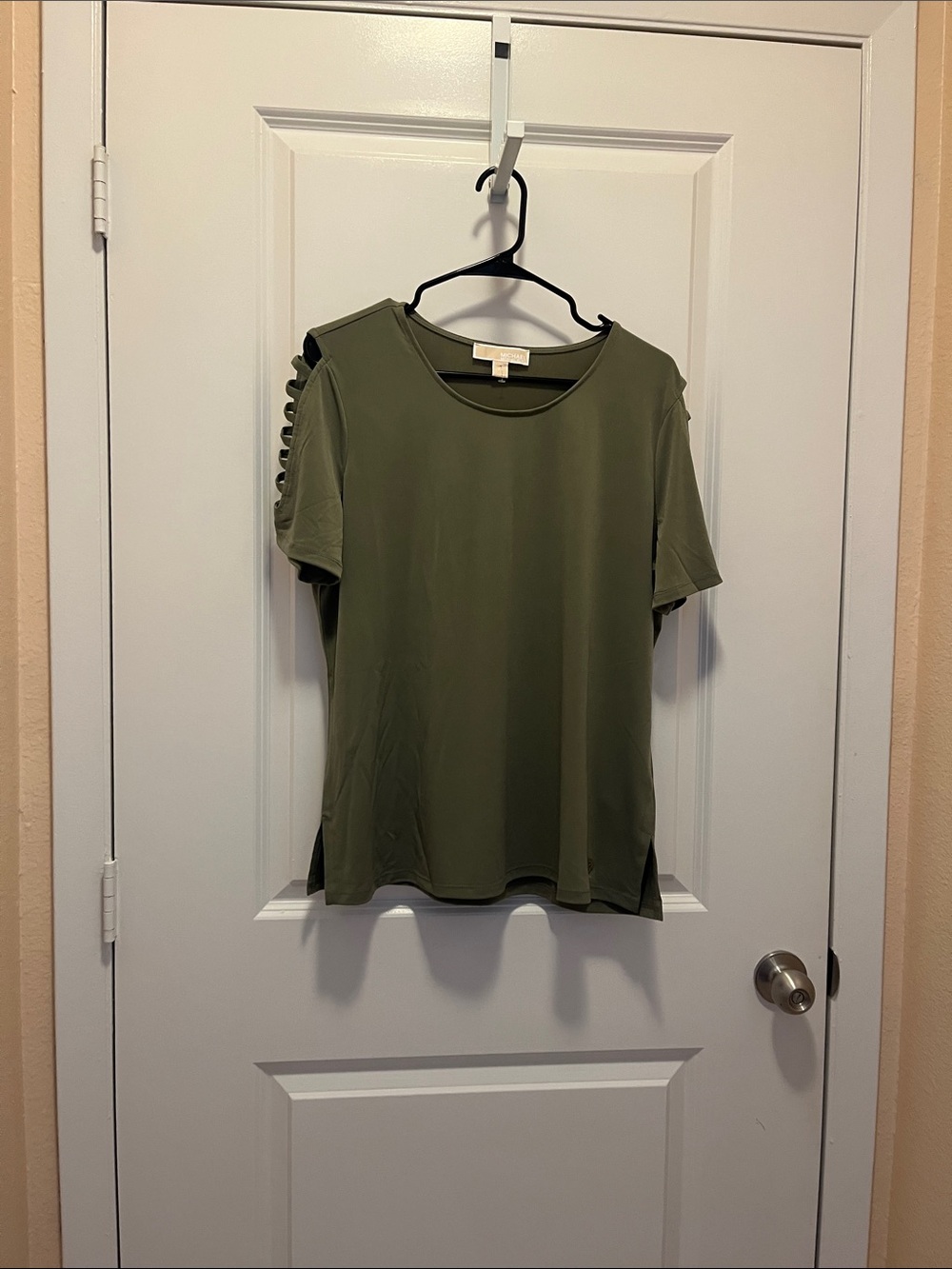 (NWT) Michael Kors Olive Green Short Sleeve Tee with Ladder Shoulder Cutouts